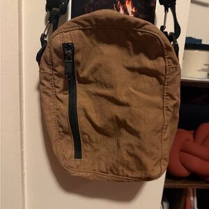 Baggu sport crossbody in cocoa